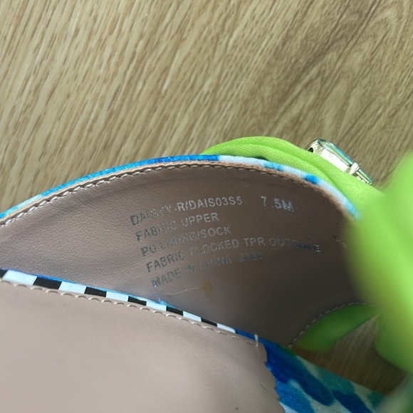 Betsy Johnson Daisy embellished sandals - Picture 4 of 5